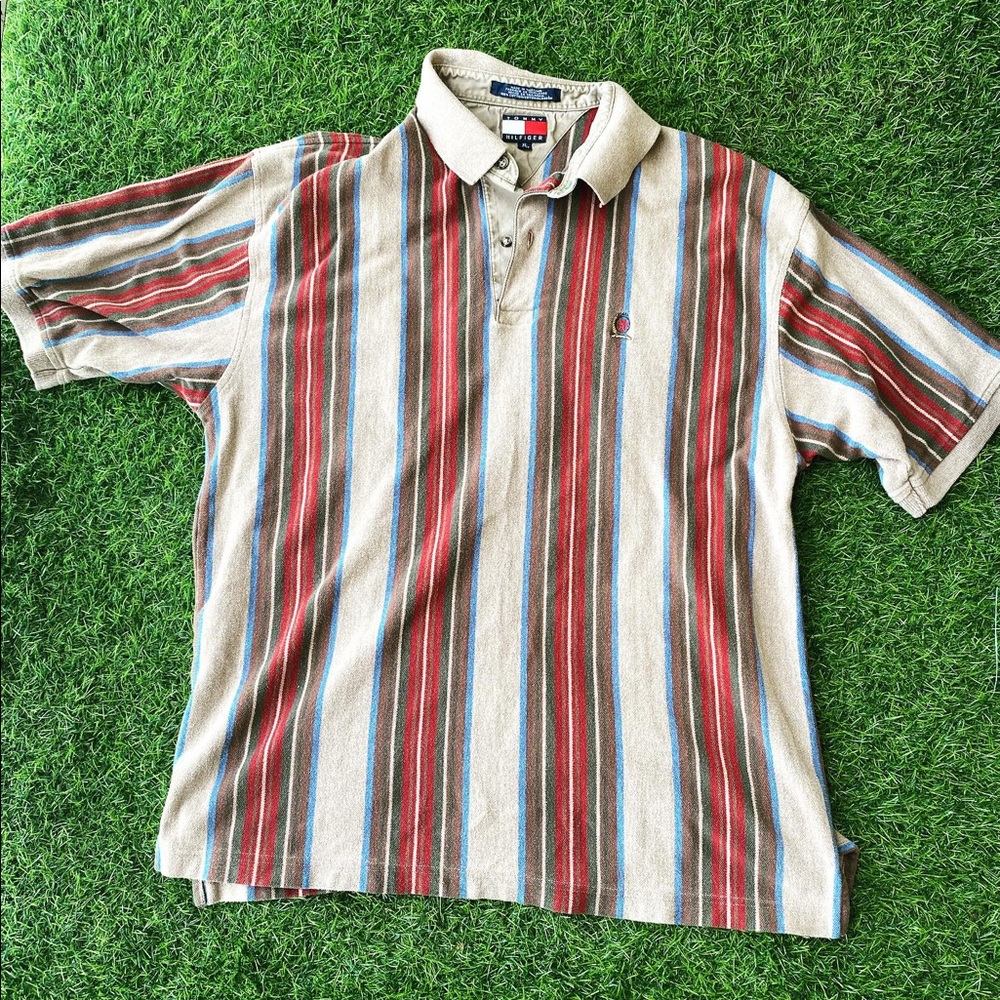 Vintage Tri color Collard Tommy!👕